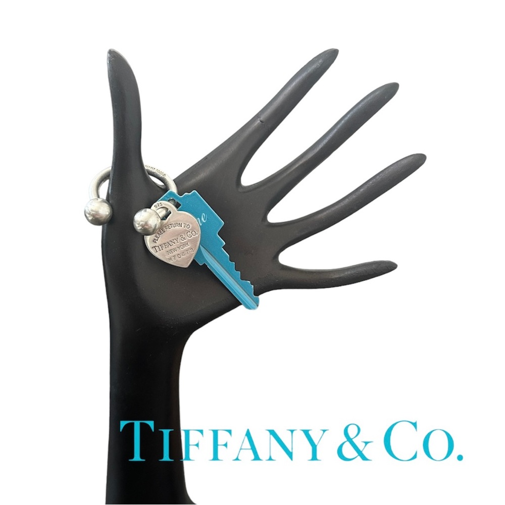❌SOLD❌ 🎉HP🎉 Tiffany & Co. Sterling RETURN TO TIFFANY Heart Tag Keyring - Picture 1 of 13